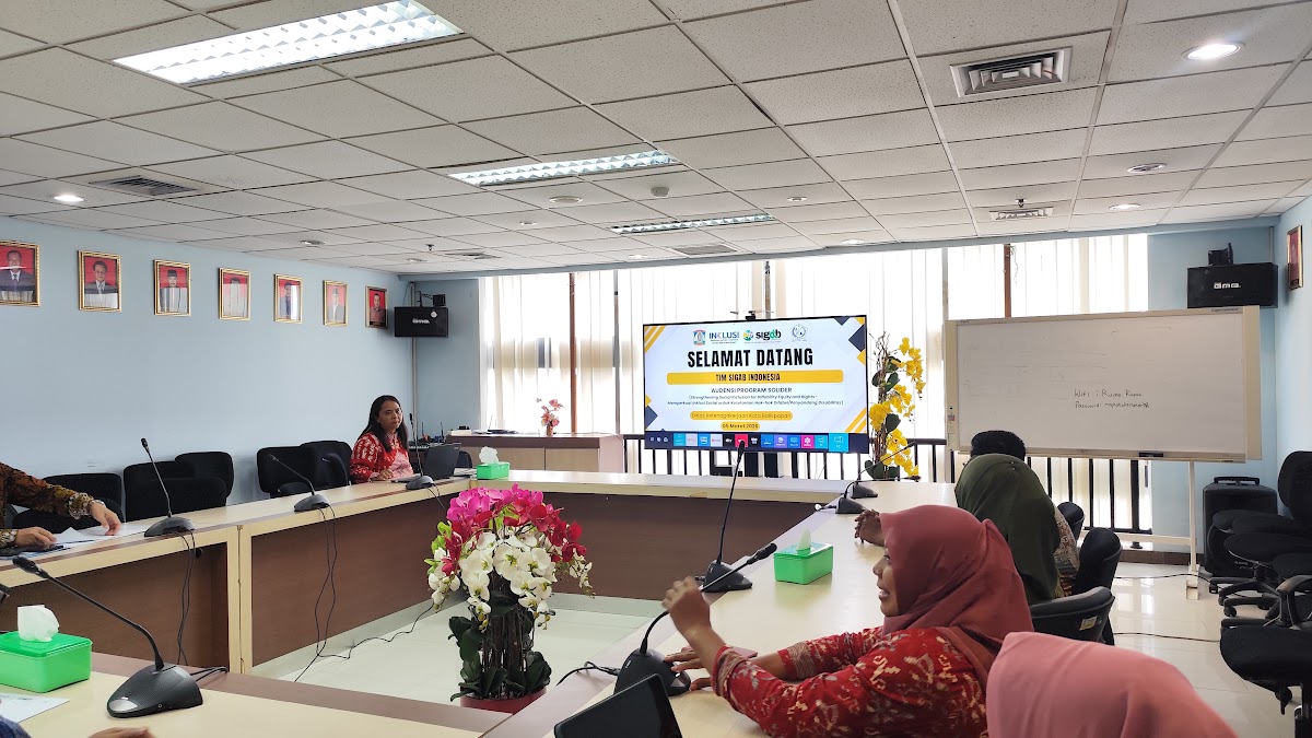 Diskusi pembentukan dan pemberdayaan Kelompok Disabilitas Kelurahan (KDK) di tingkat akar rumput