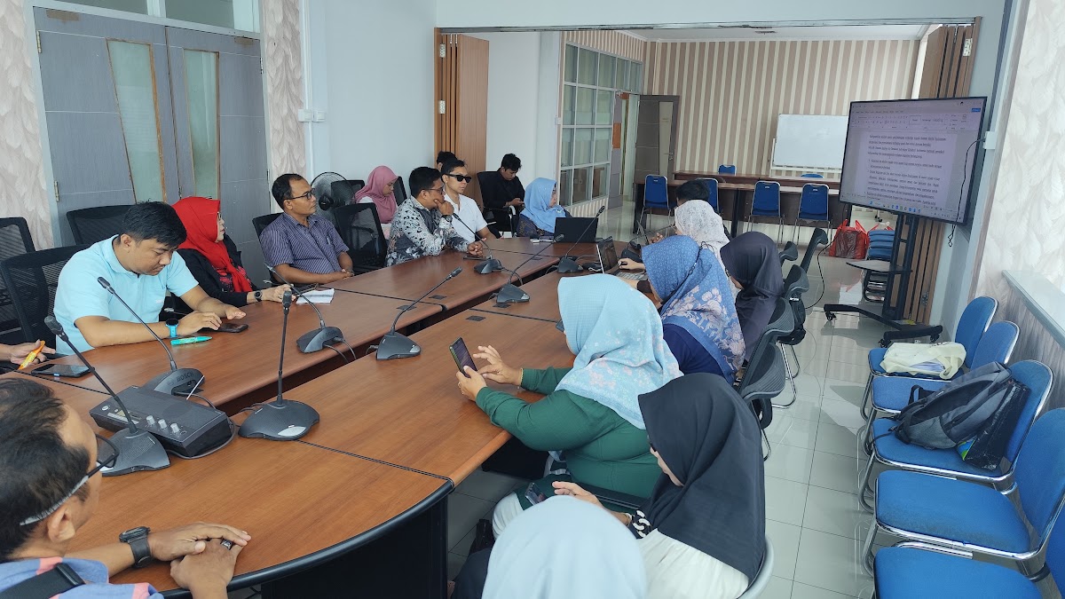 Sesi dialog interaktif membahas program pemberdayaan ekonomi dan penguatan komunitas rentan bersama mitra Australia